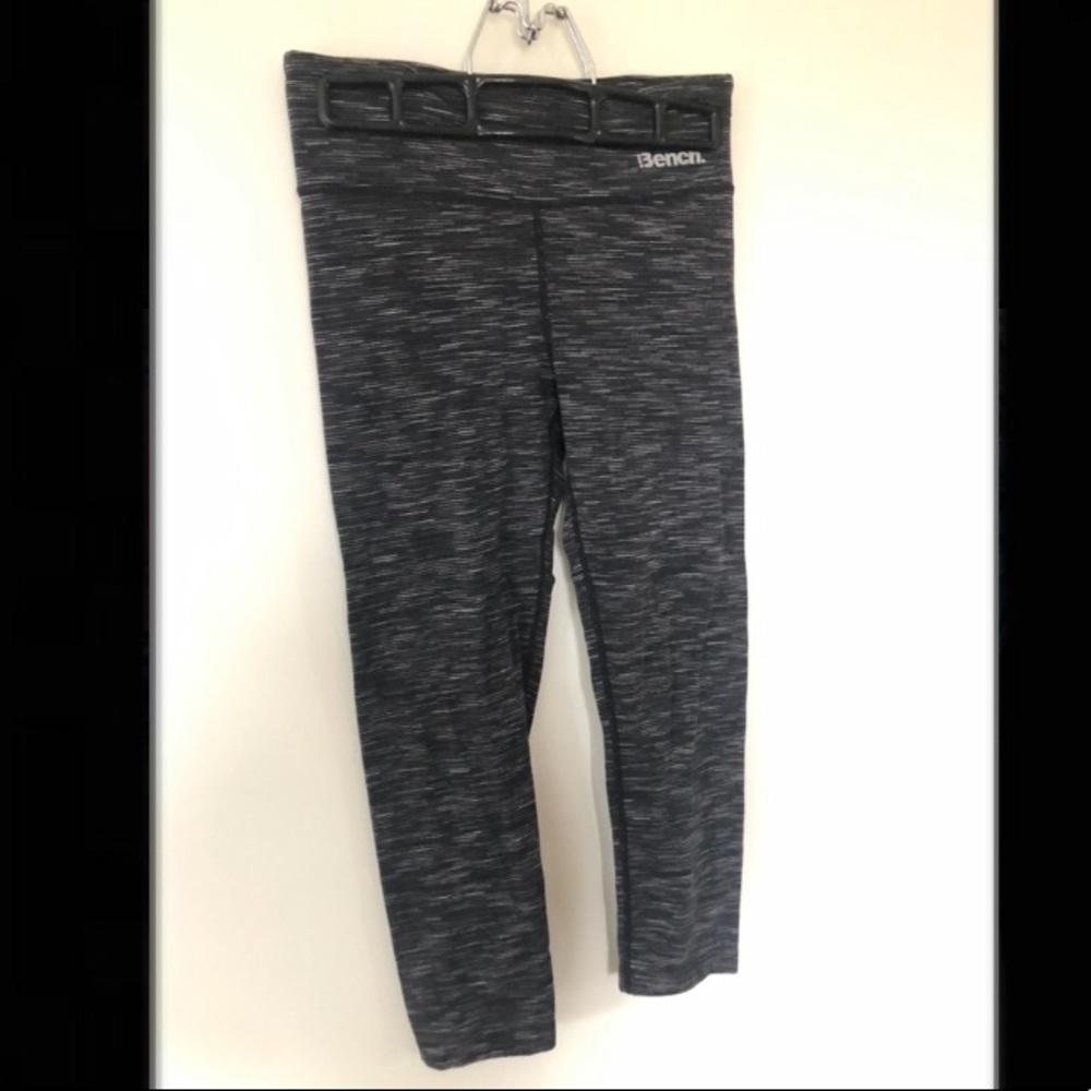 Stretchy Bench Capris Leggings